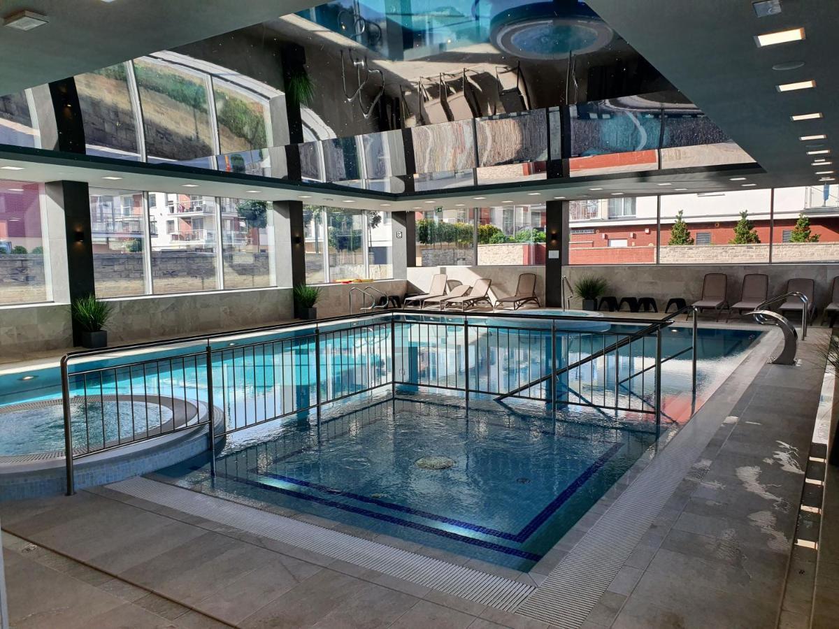 Apartament Szafir W Budynku Basenowym Morska Klifowa Rewal Buitenkant foto