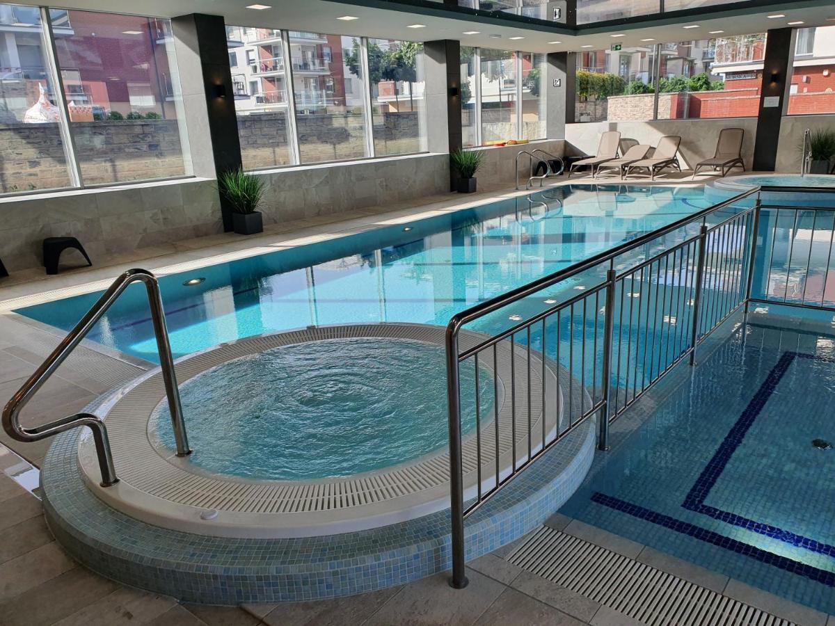 Apartament Szafir W Budynku Basenowym Morska Klifowa Rewal Buitenkant foto